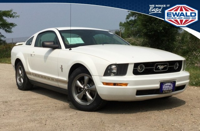Used White 2006 Ford Mustang Stk Cn1704b Ewald Cjdr Wallpaper Border - medium